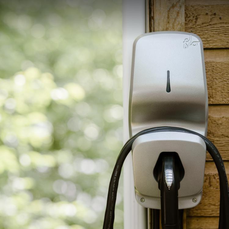 FLO Maison X5 - Level 2 charging station for electric vehicles (EV)