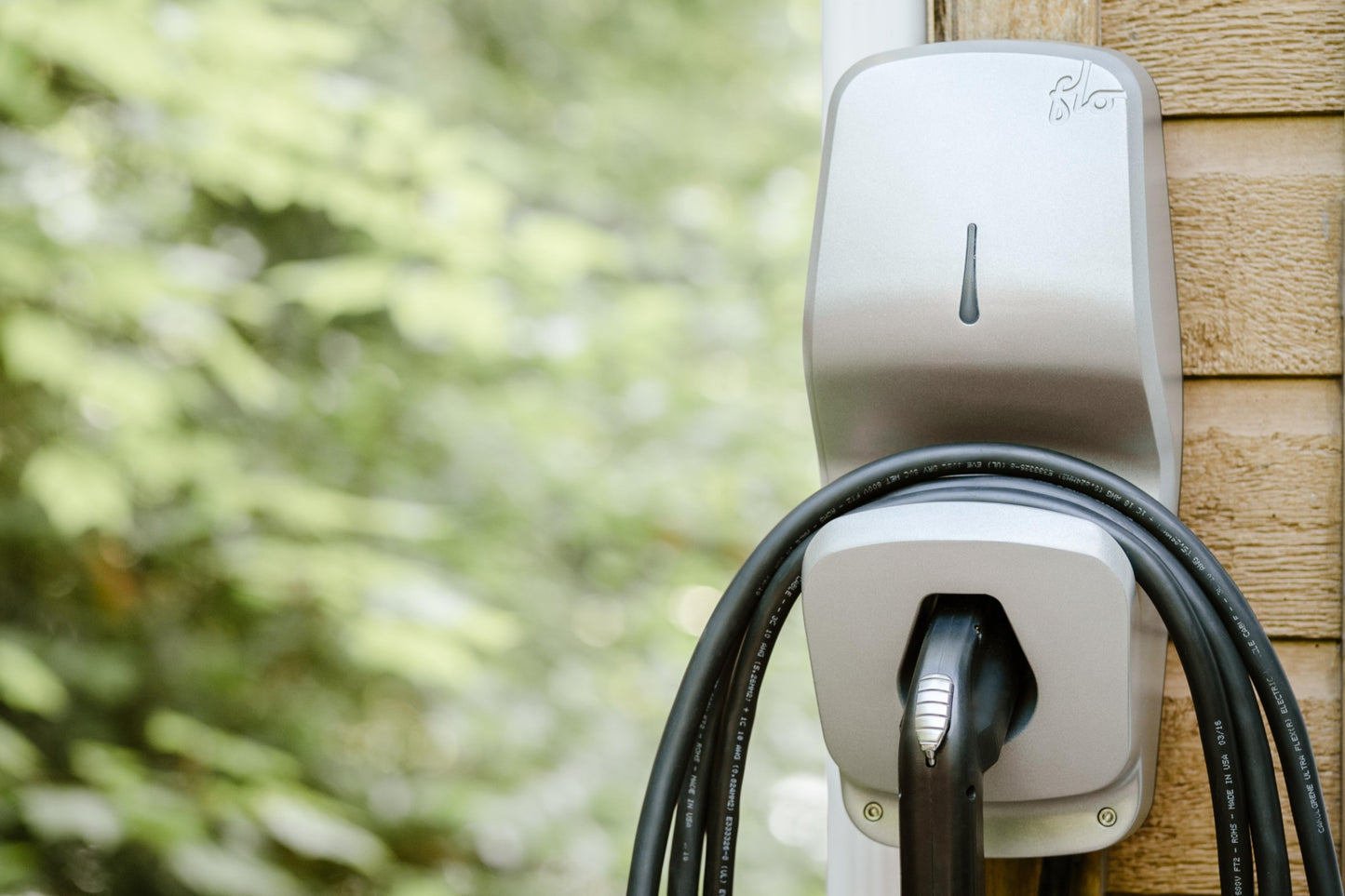FLO Maison X5 - Level 2 charging station for electric vehicles (EV)