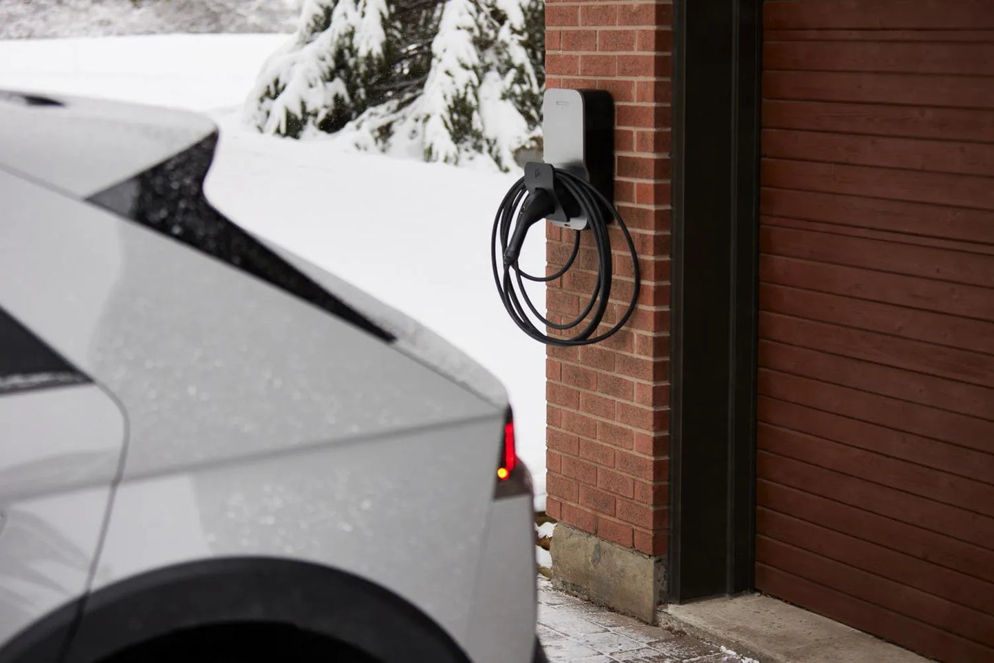 FLO Maison X6 50 A - Argent infini - Installation fixe - J1772 - Borne de recharge résidentielle de niveau 2