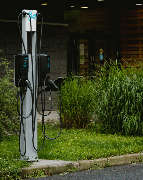 borne Flo core + avec système de rappel de câbles permettant la facturation de la recharge